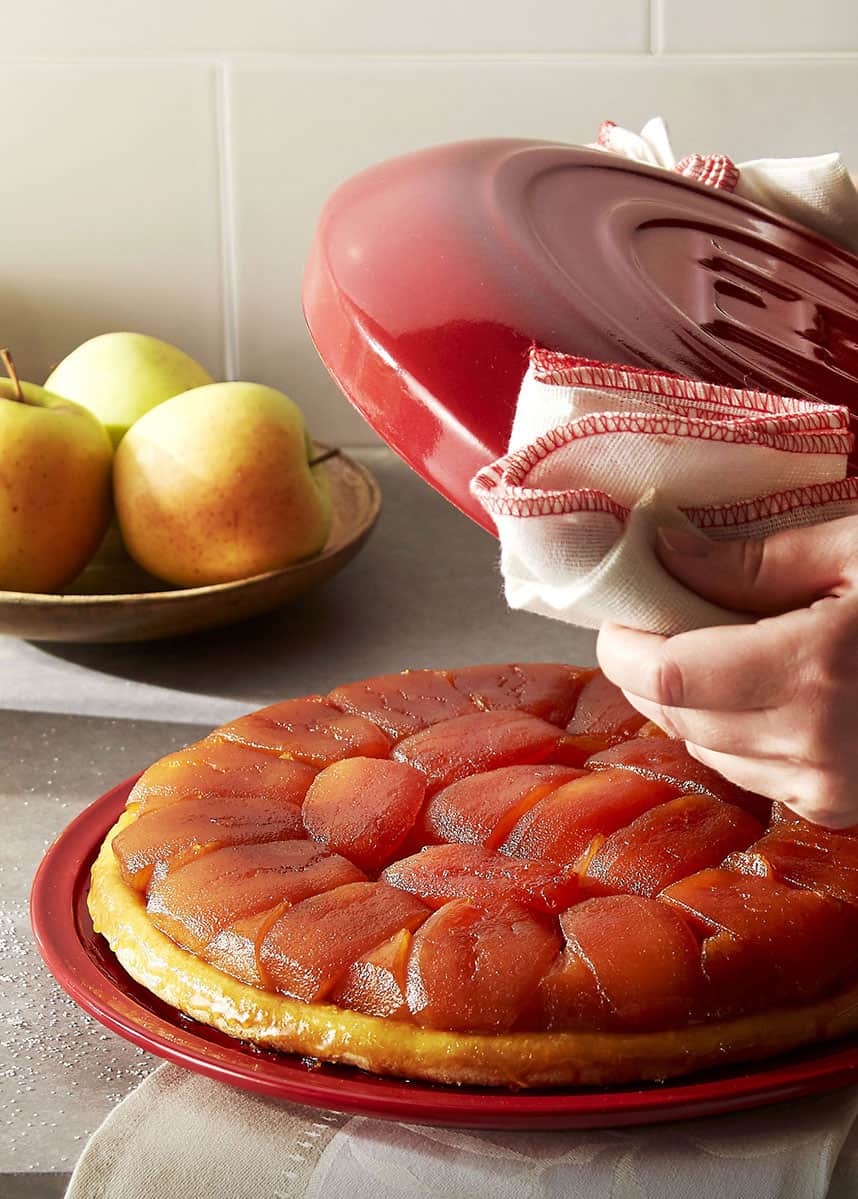 Moule en céramique rouge pour pain de campagne de chez Emile Henry