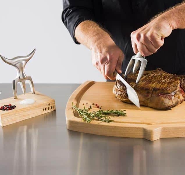 Cadeau homme fourchette inox pour découper pièce de viande avec support en bois